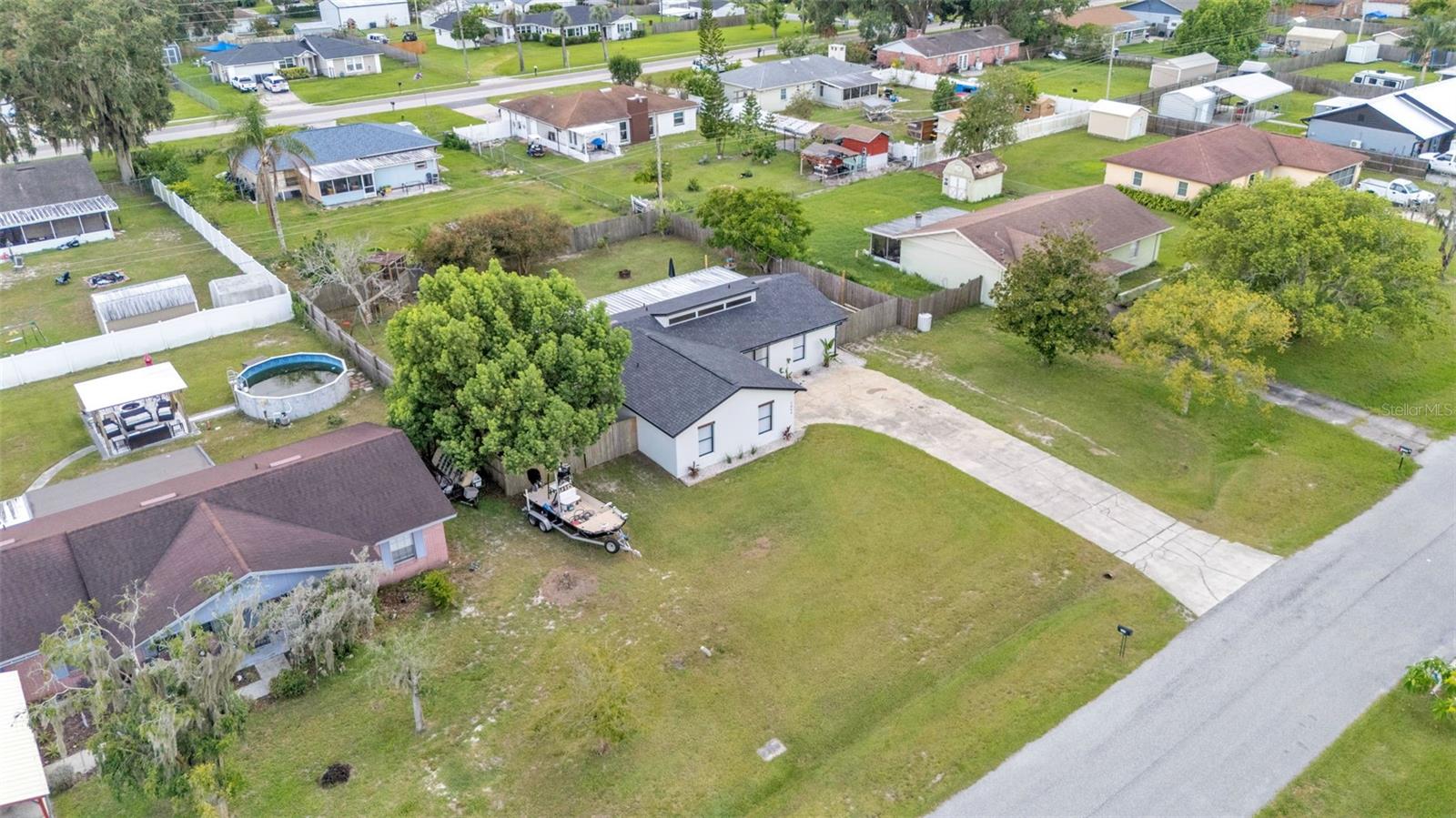 Image 40 of 44 For 2404 View Way