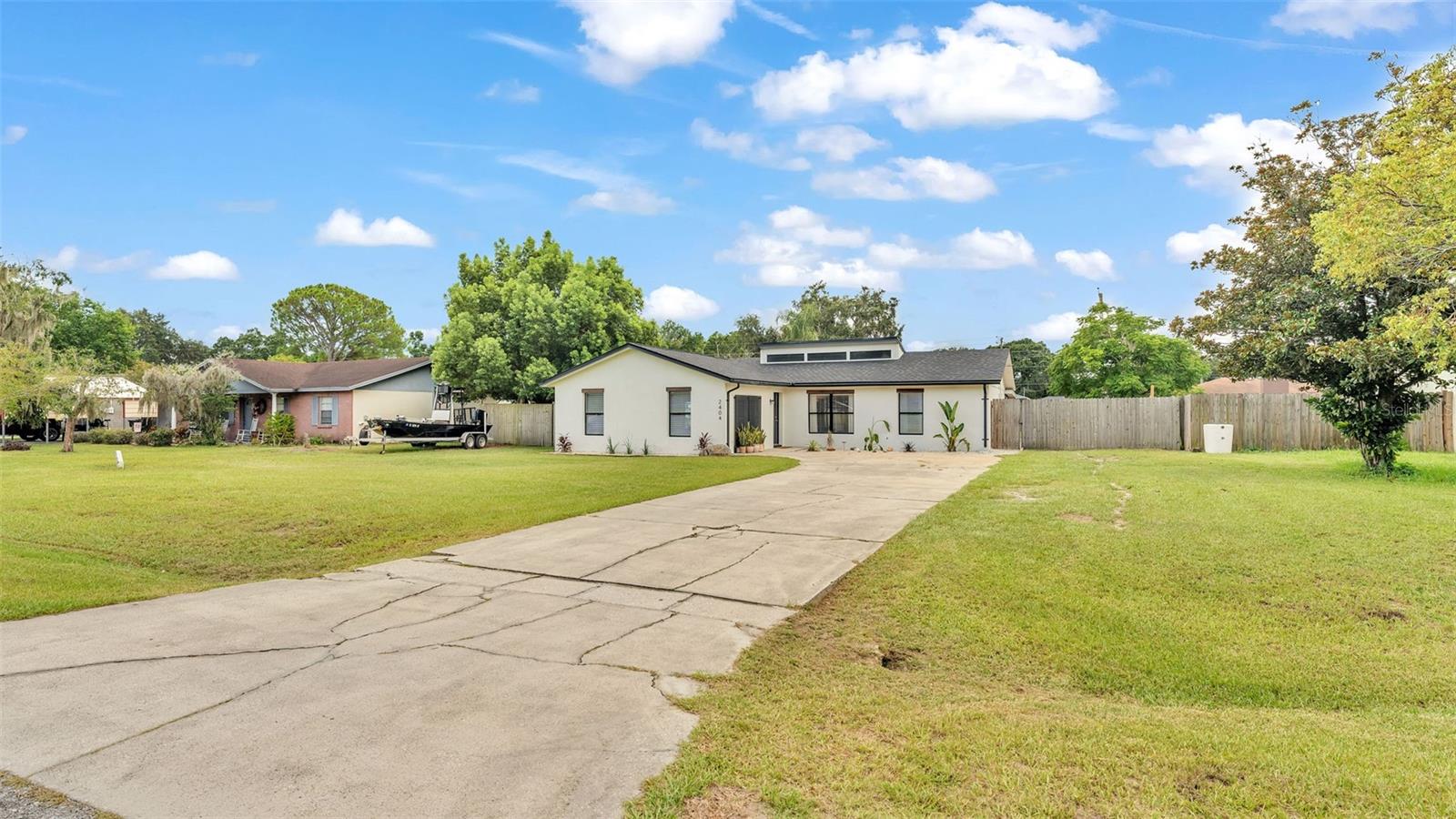 Image 42 of 44 For 2404 View Way