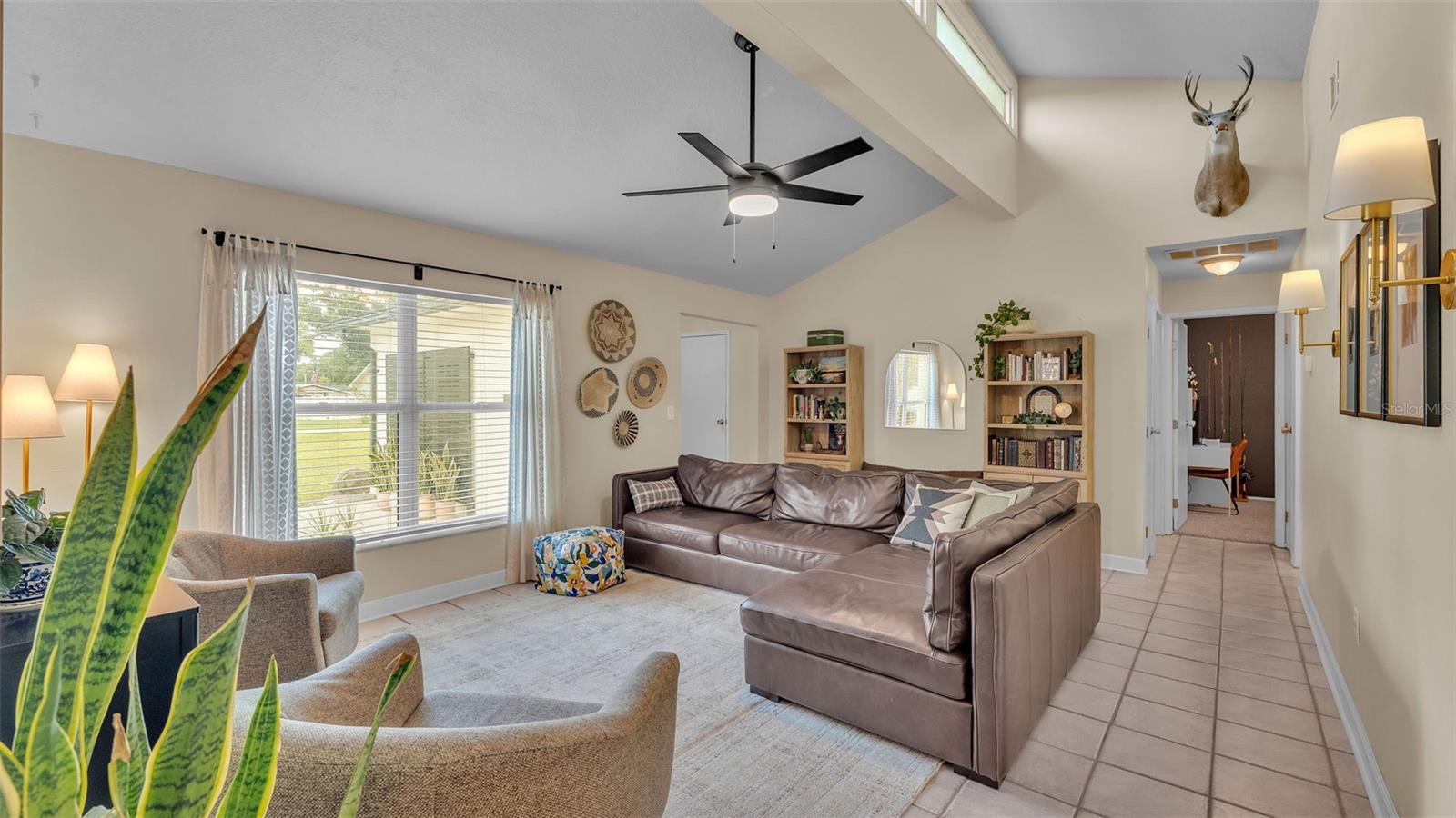 Image 7 of 44 For 2404 View Way