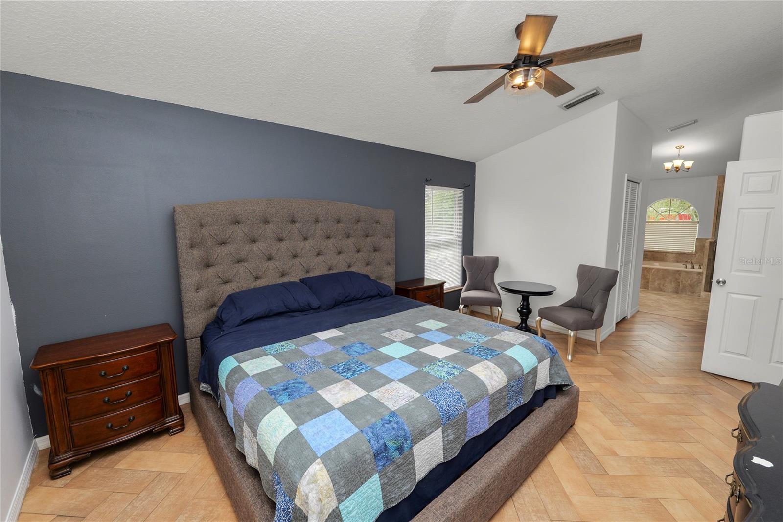 Image 22 of 69 For 18231 Commonwealth Avenue N