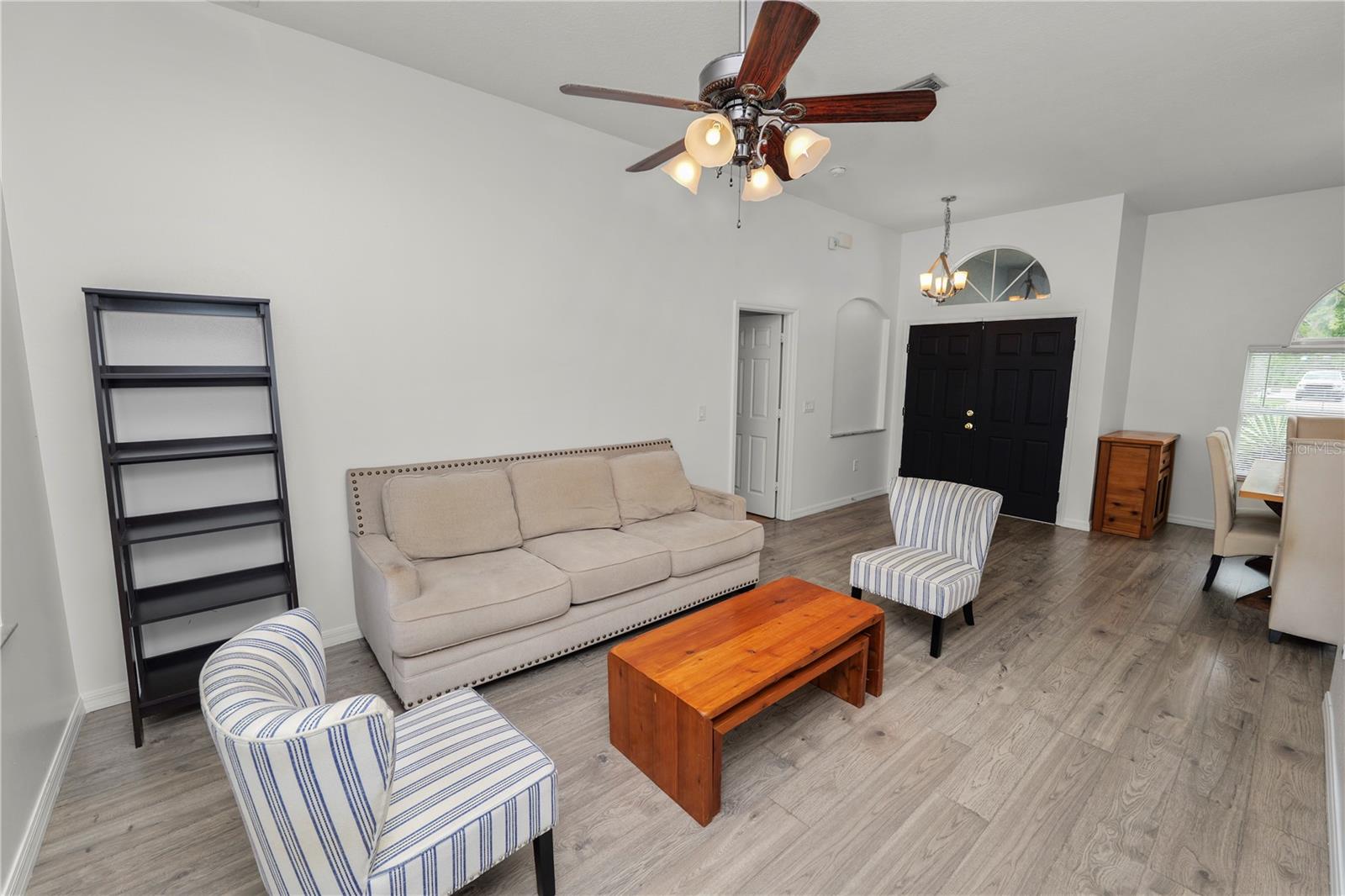 Image 7 of 69 For 18231 Commonwealth Avenue N