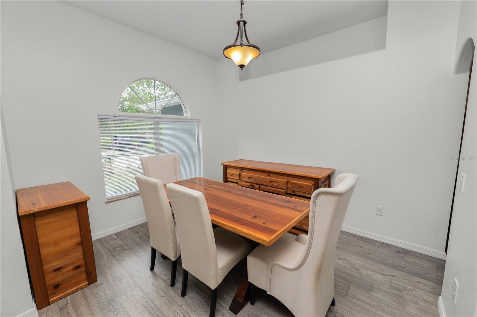 Image 8 of 69 For 18231 Commonwealth Avenue N