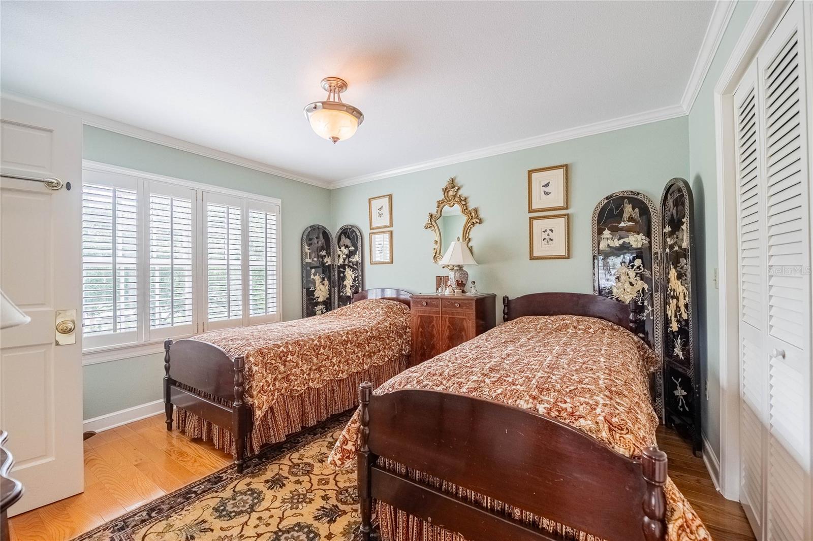Image 47 of 67 For 2109 Cambridge Avenue