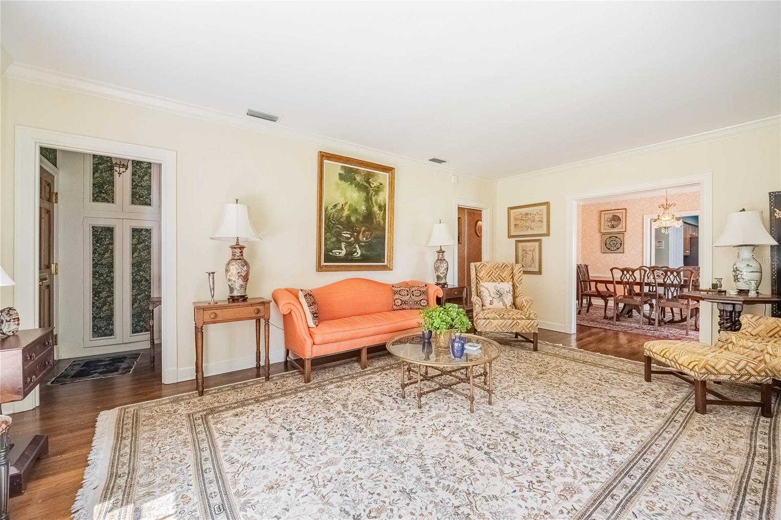 Image 9 of 67 For 2109 Cambridge Avenue