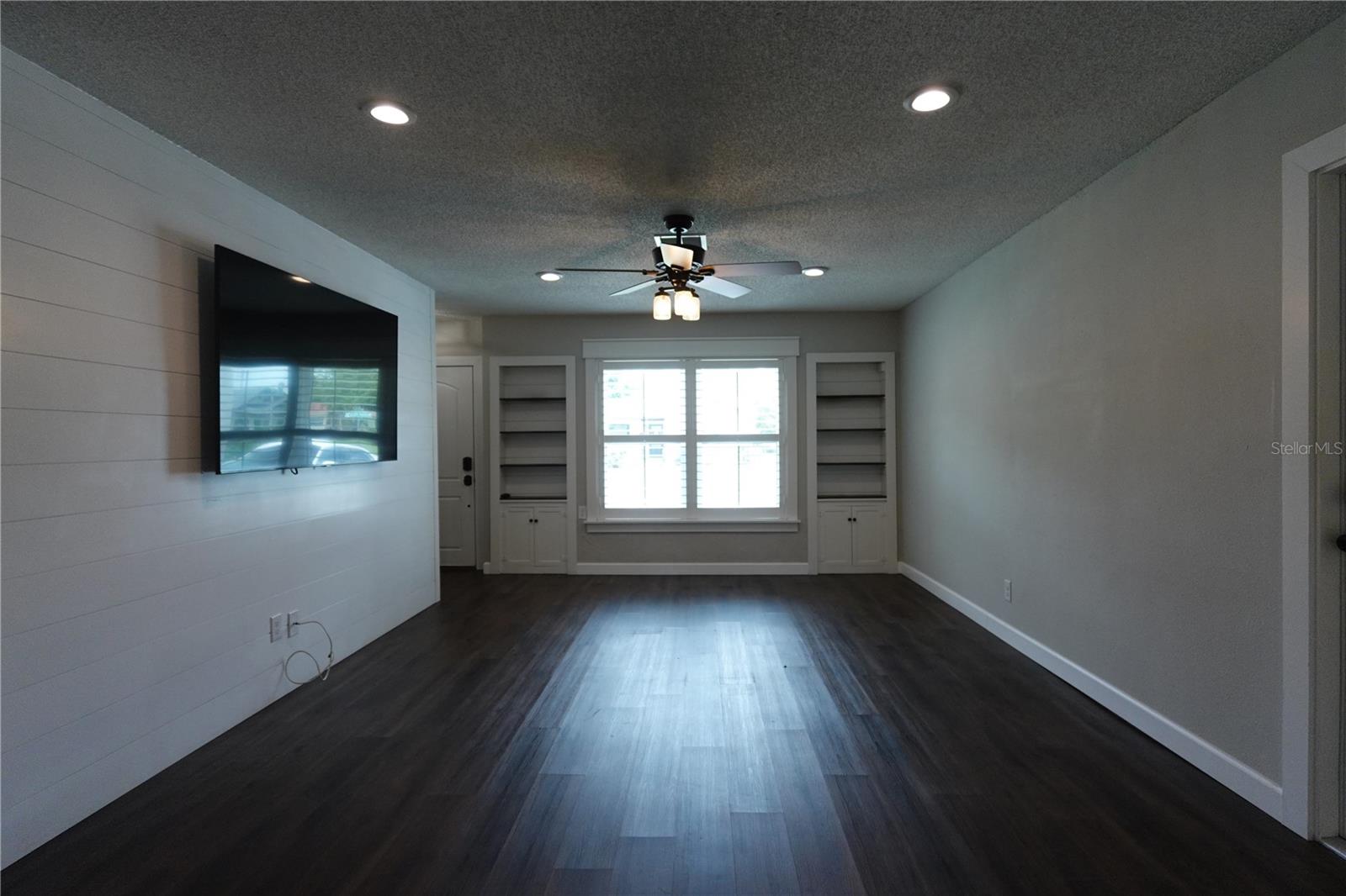 Image 2 of 9 For 2733 Woodland Hills Avenue