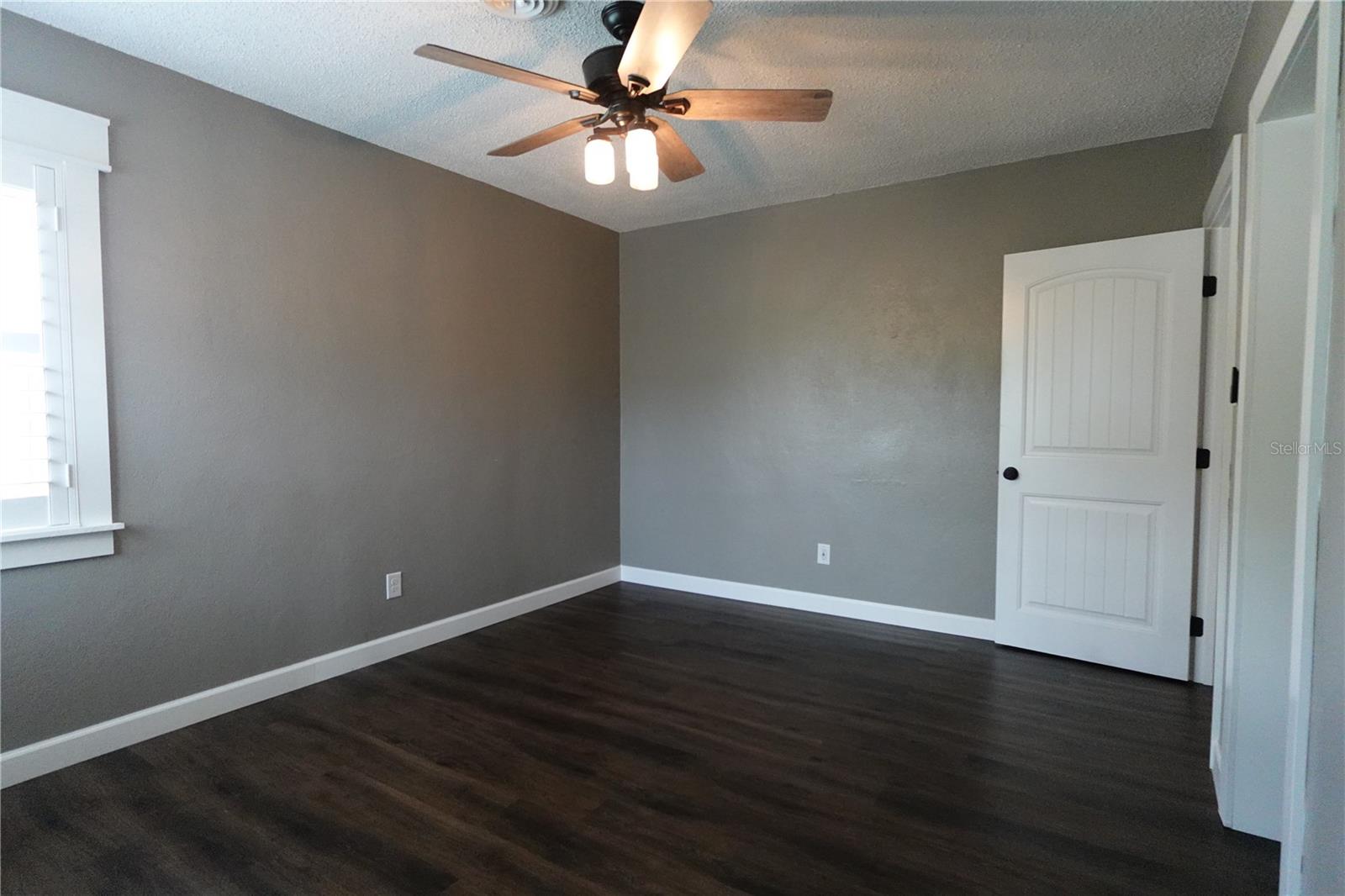 Image 6 of 9 For 2733 Woodland Hills Avenue