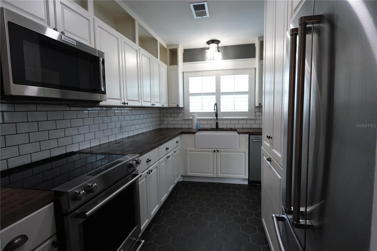 Image 8 of 9 For 2733 Woodland Hills Avenue