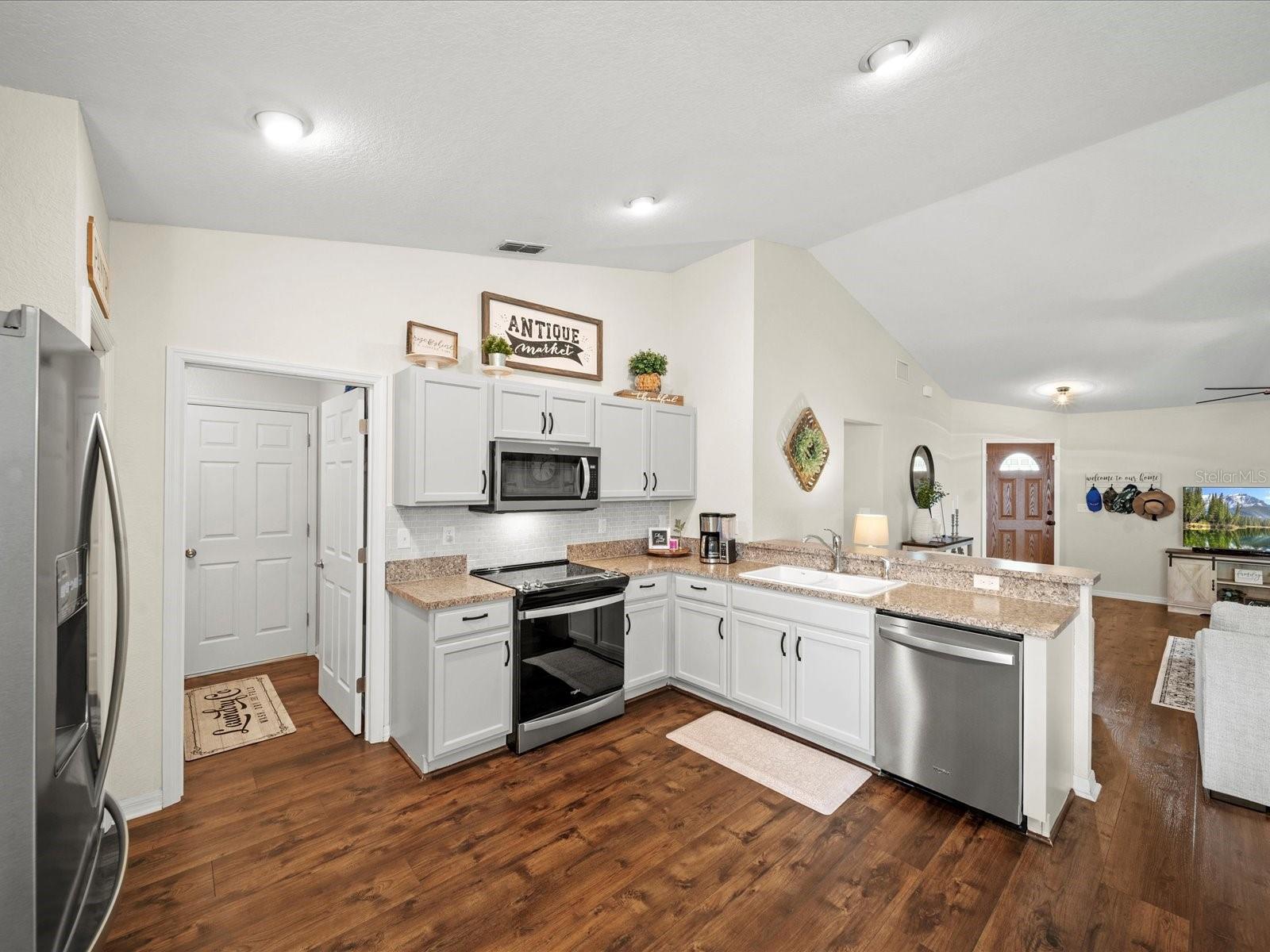 Image 12 of 41 For 3333 Winchester Estates Circle