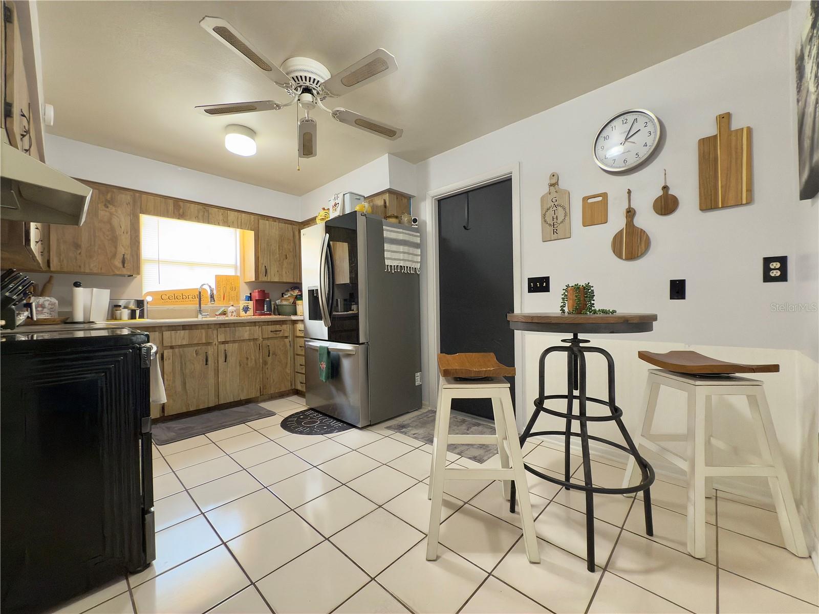 Image 13 of 52 For 2450 Ridgeview Drive