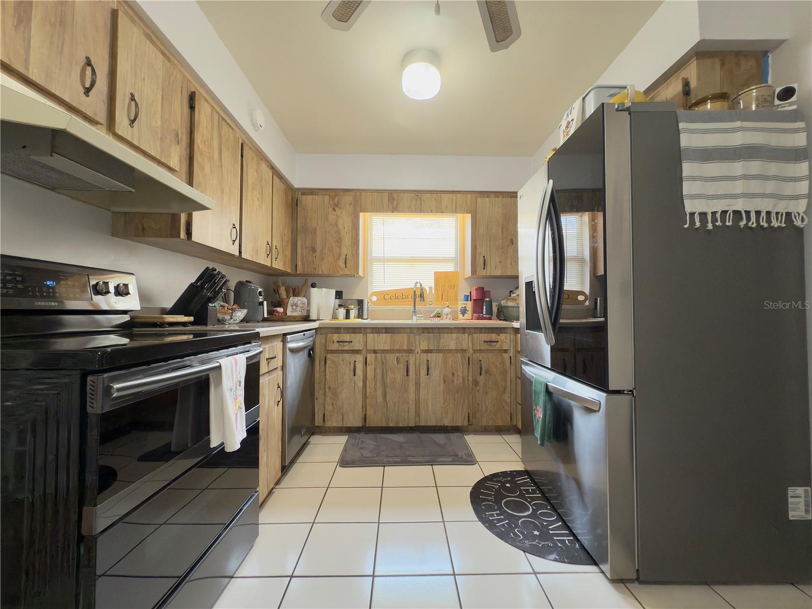 Image 14 of 52 For 2450 Ridgeview Drive