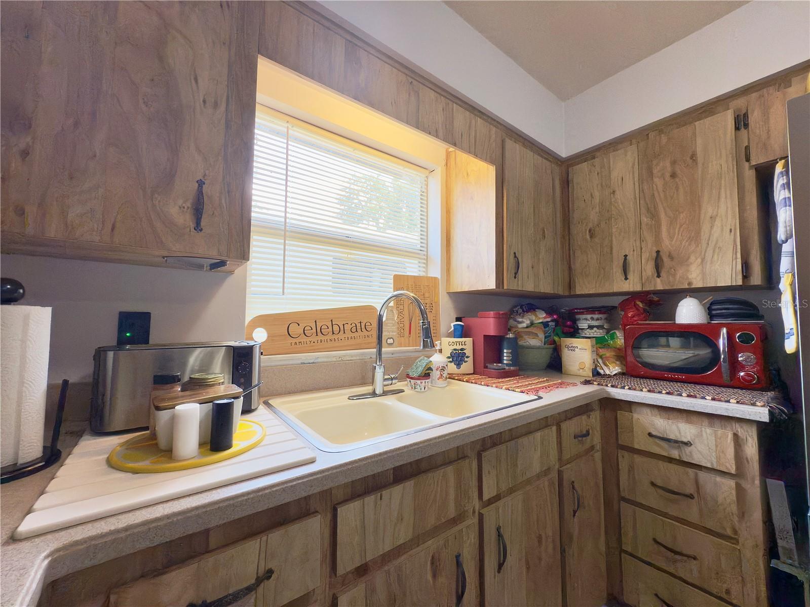 Image 20 of 52 For 2450 Ridgeview Drive