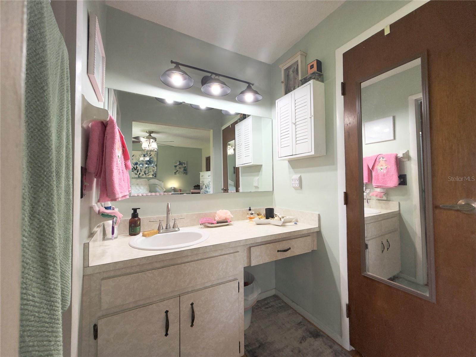 Image 33 of 52 For 2450 Ridgeview Drive