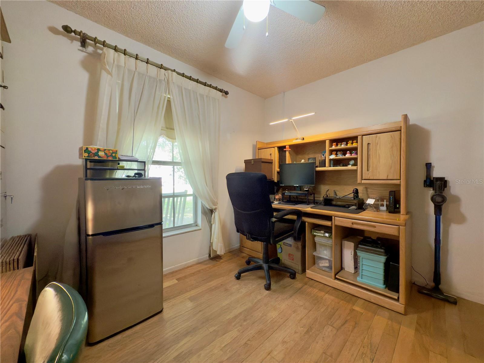 Image 37 of 52 For 2450 Ridgeview Drive