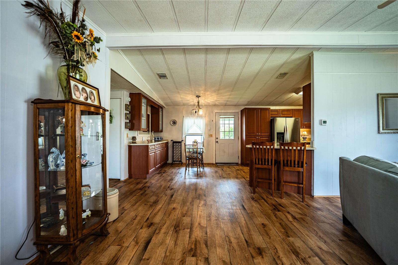 Image 23 of 61 For 2055 Floral Avenue 67