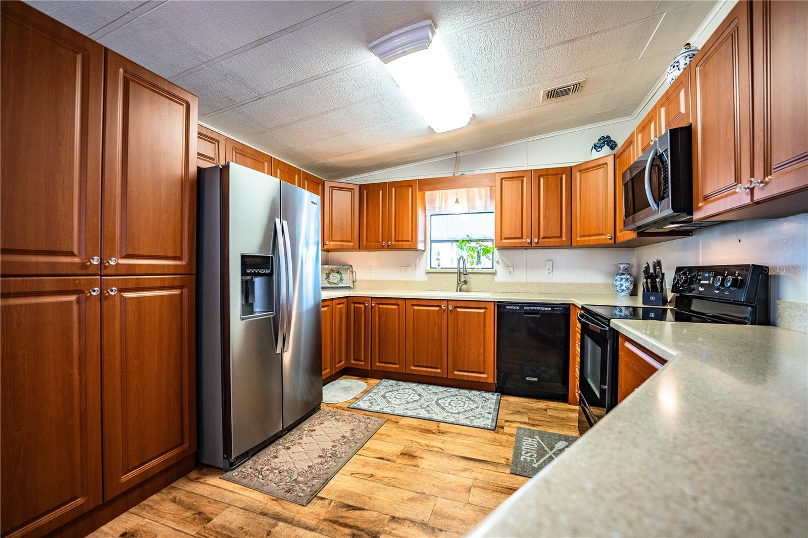 Image 27 of 61 For 2055 Floral Avenue 67