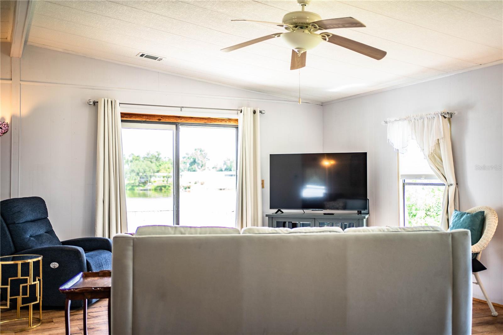 Image 37 of 61 For 2055 Floral Avenue 67