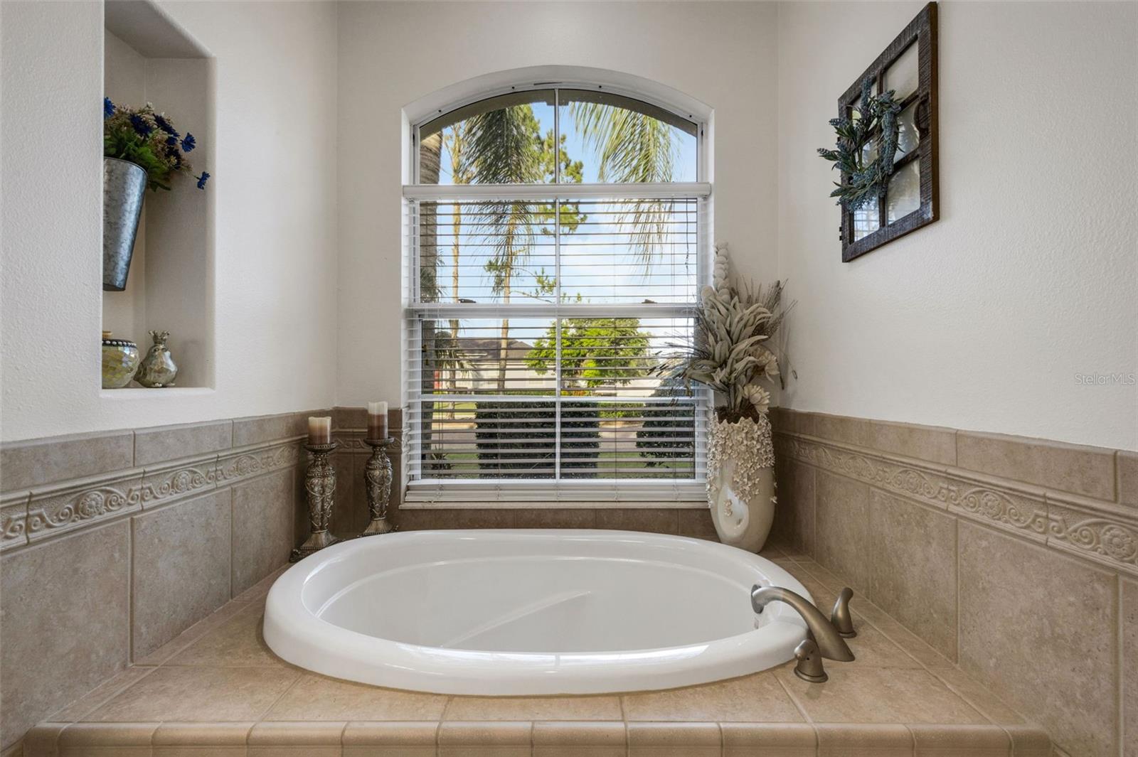 Image 26 of 36 For 6129 Riverlake Boulevard