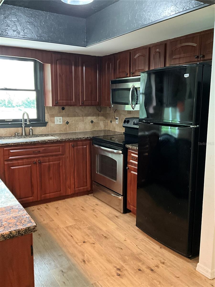 Image 3 of 6 For 4038 Doral  