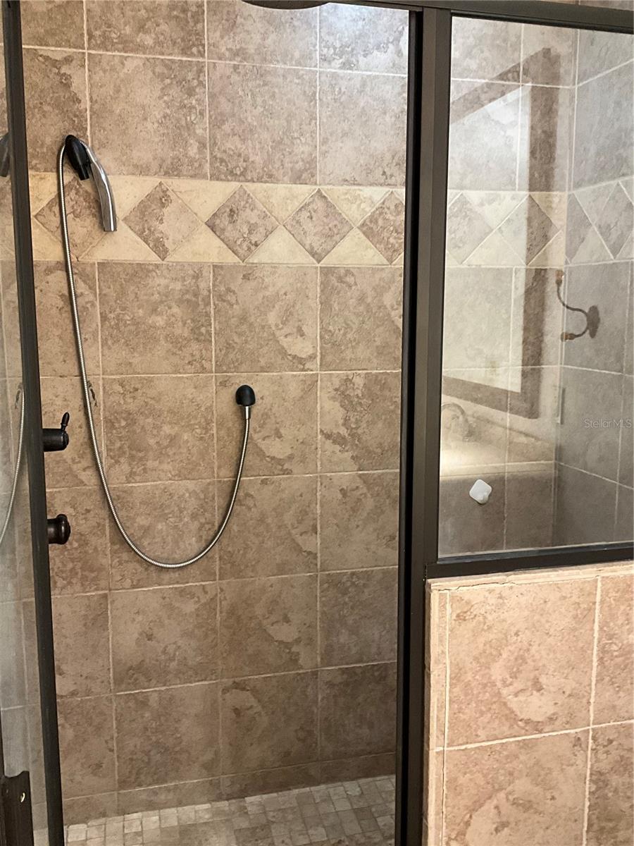Image 5 of 6 For 4038 Doral  