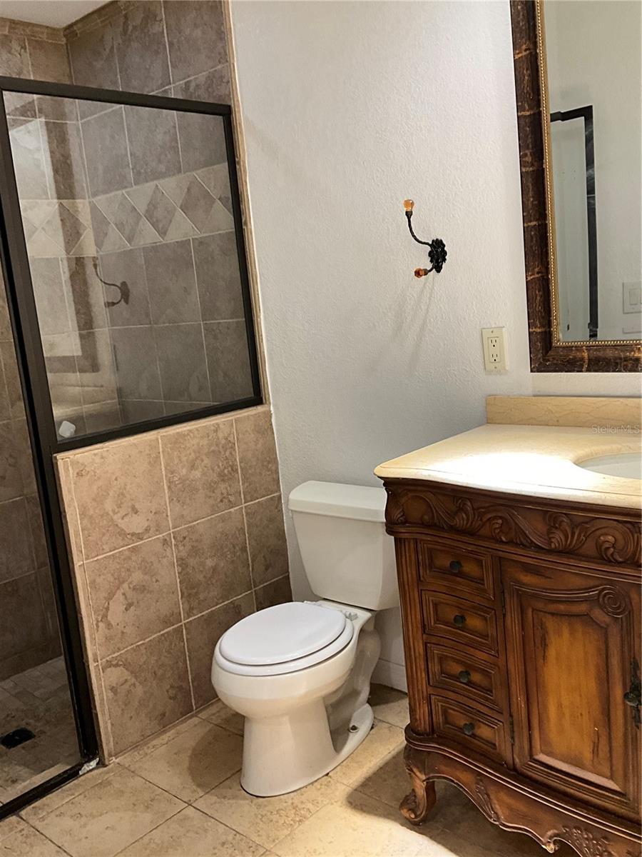 Image 6 of 6 For 4038 Doral  