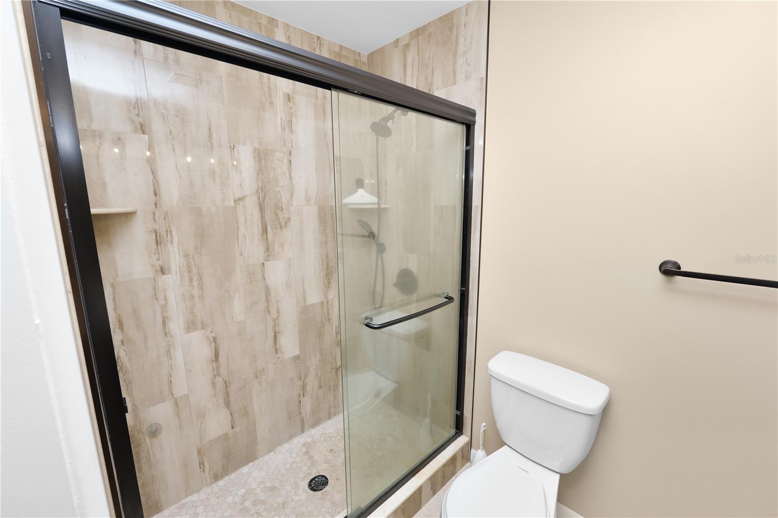 Image 19 of 37 For 3234 Bonnybrook Drive S