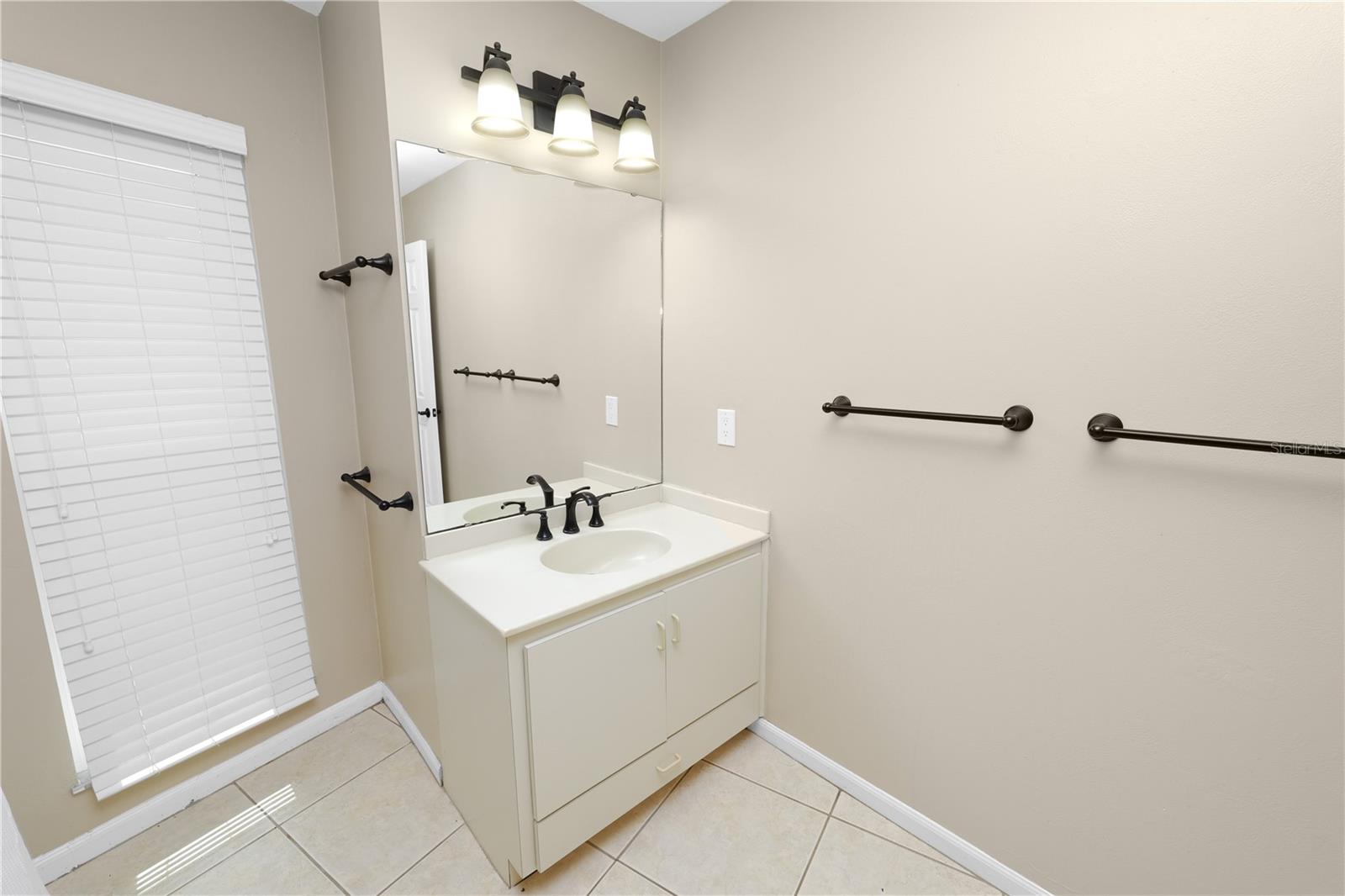 Image 20 of 37 For 3234 Bonnybrook Drive S