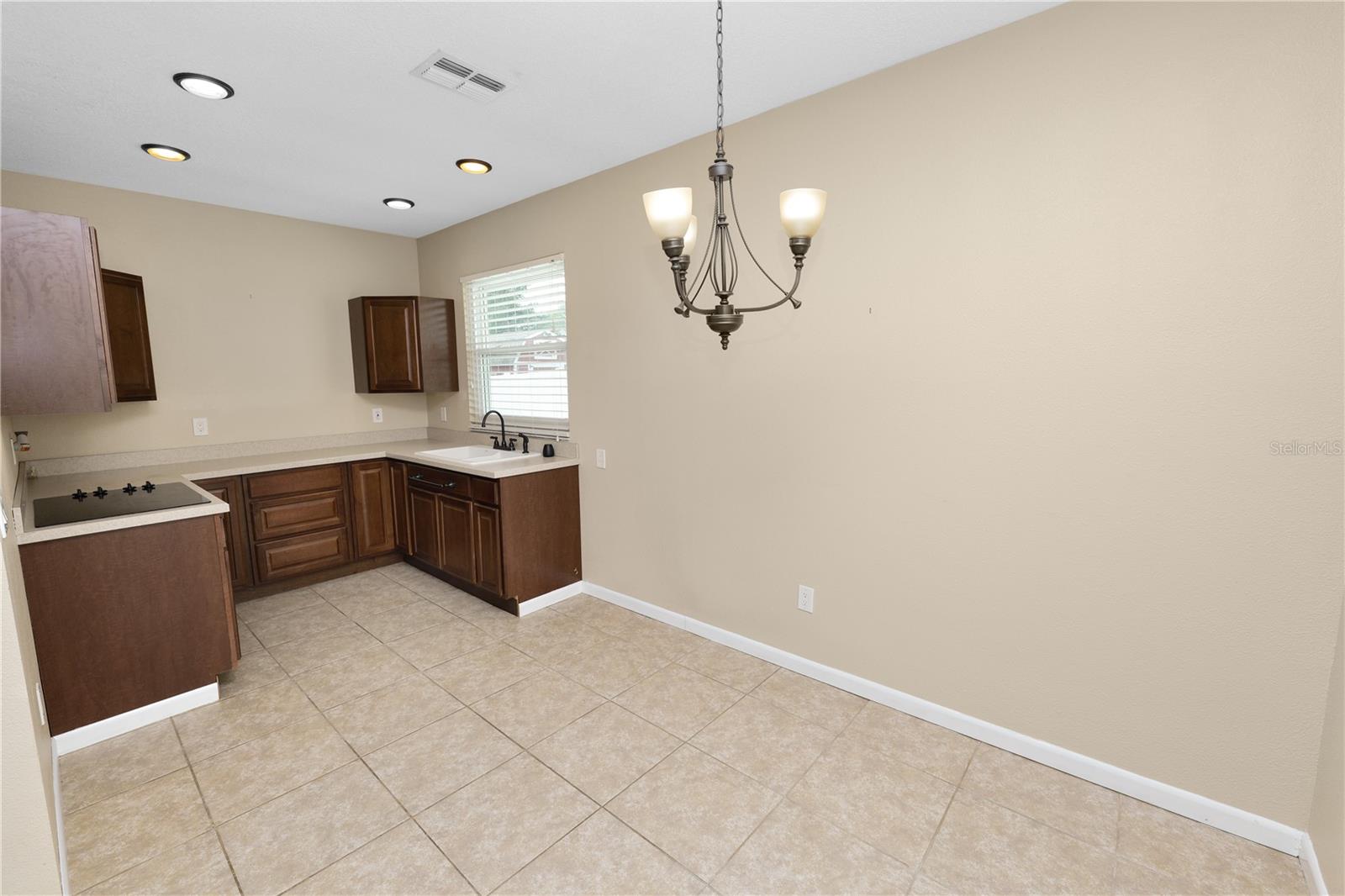 Image 22 of 37 For 3234 Bonnybrook Drive S