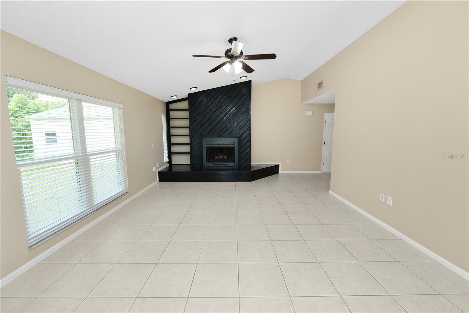 Image 5 of 37 For 3234 Bonnybrook Drive S