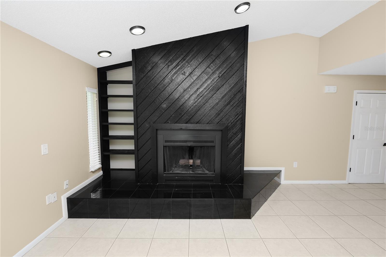 Image 6 of 37 For 3234 Bonnybrook Drive S