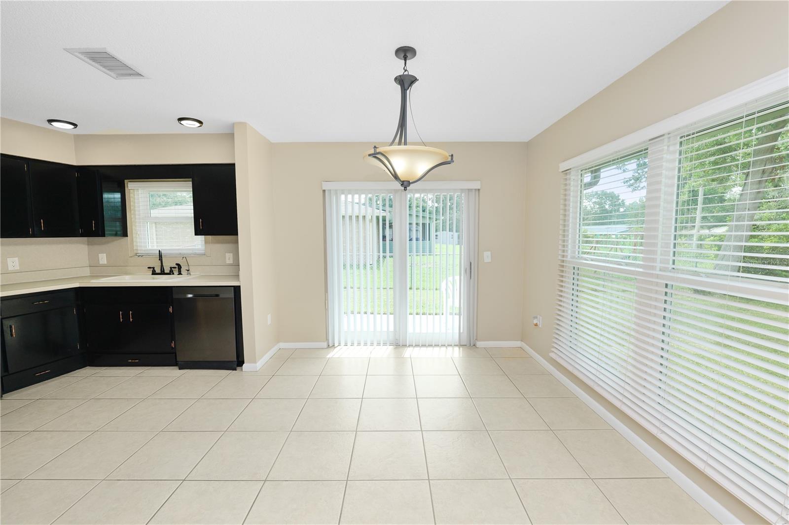 Image 9 of 37 For 3234 Bonnybrook Drive S
