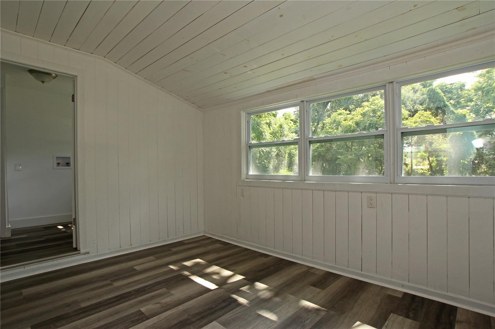 Image 10 of 24 For 4925 Magnolia Avenue