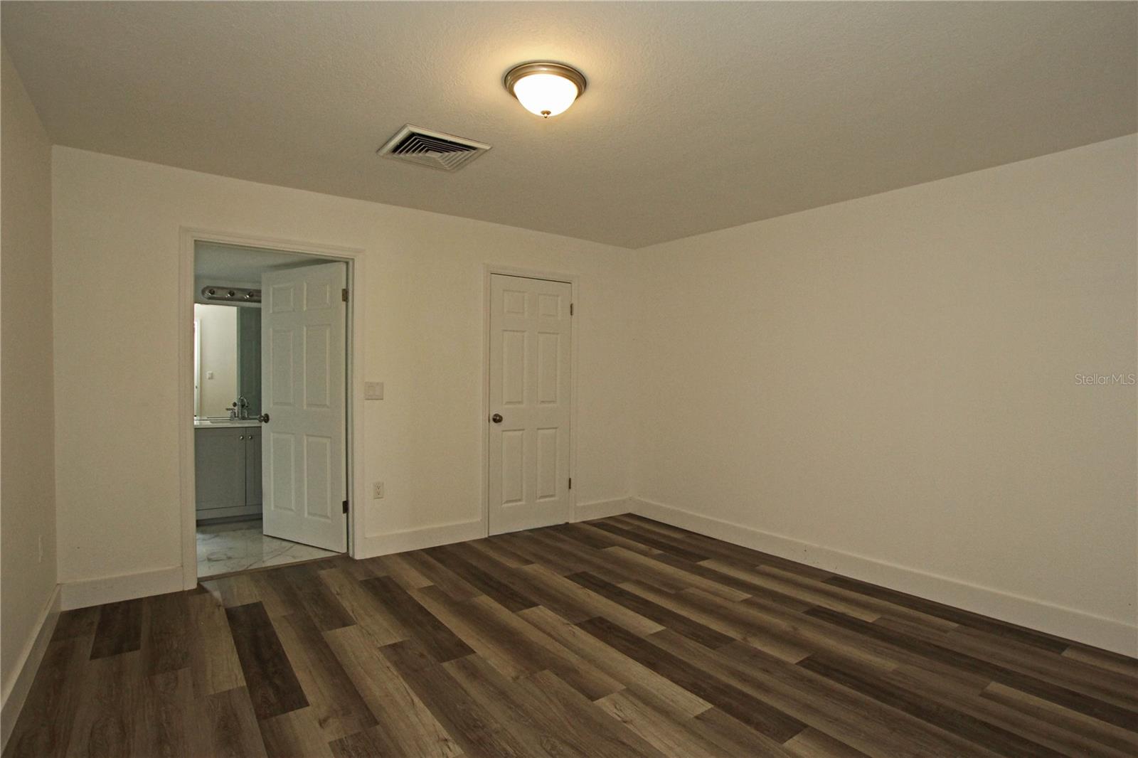 Image 15 of 24 For 4925 Magnolia Avenue
