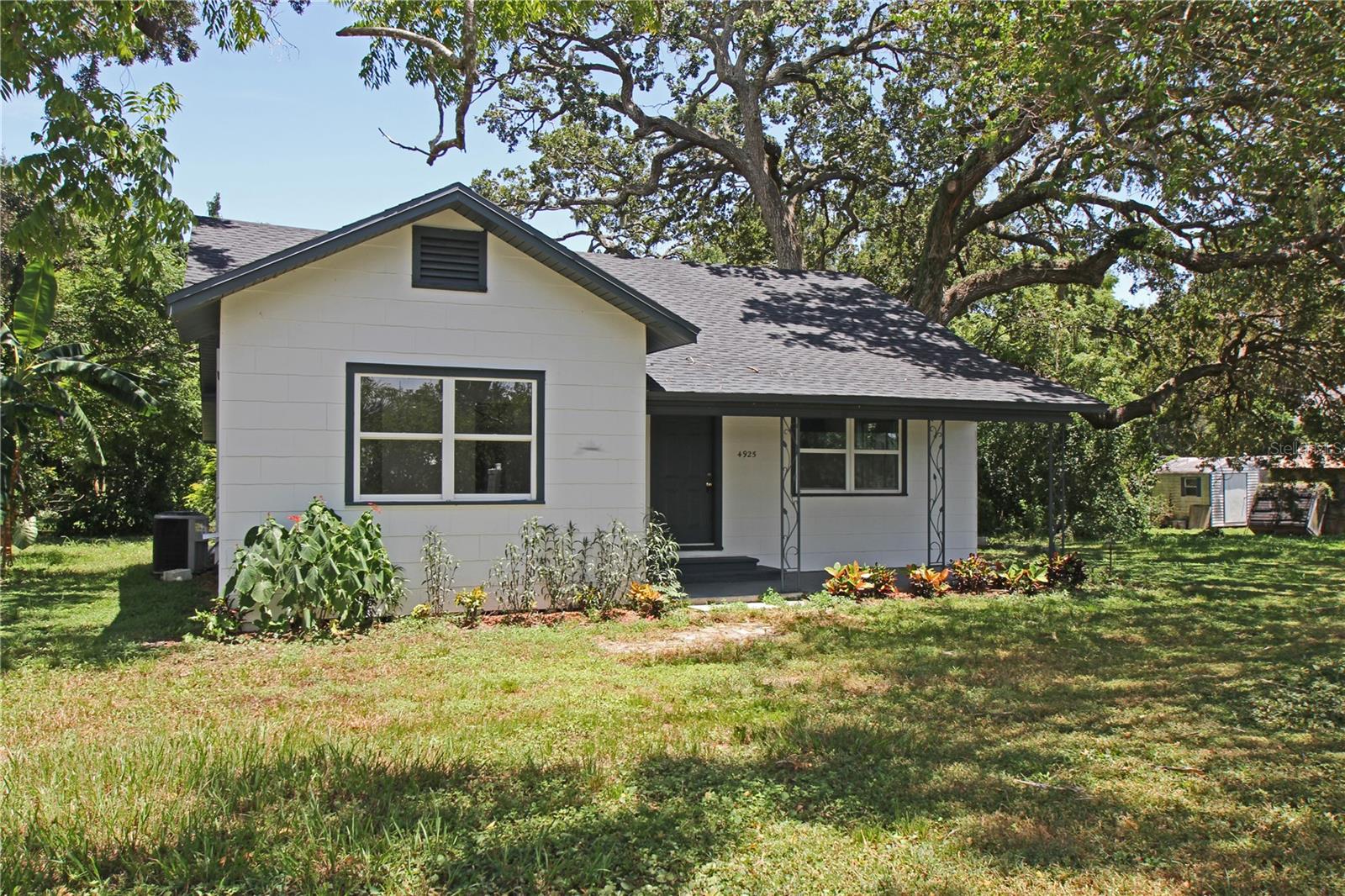 Image 2 of 24 For 4925 Magnolia Avenue