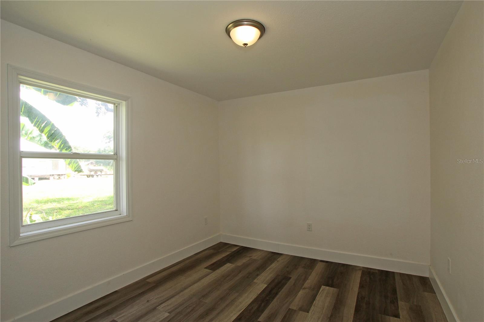 Image 21 of 24 For 4925 Magnolia Avenue