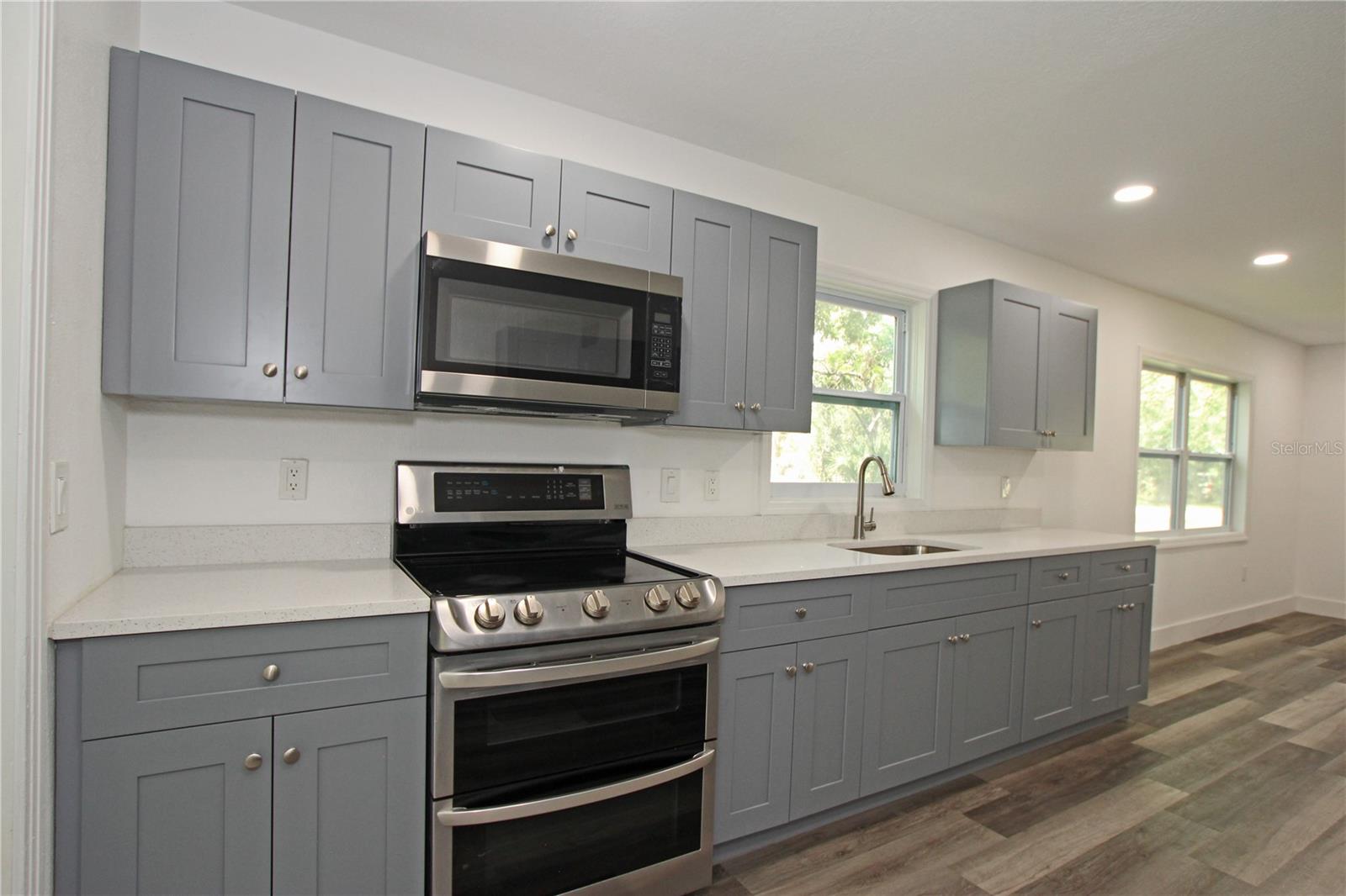 Image 7 of 24 For 4925 Magnolia Avenue