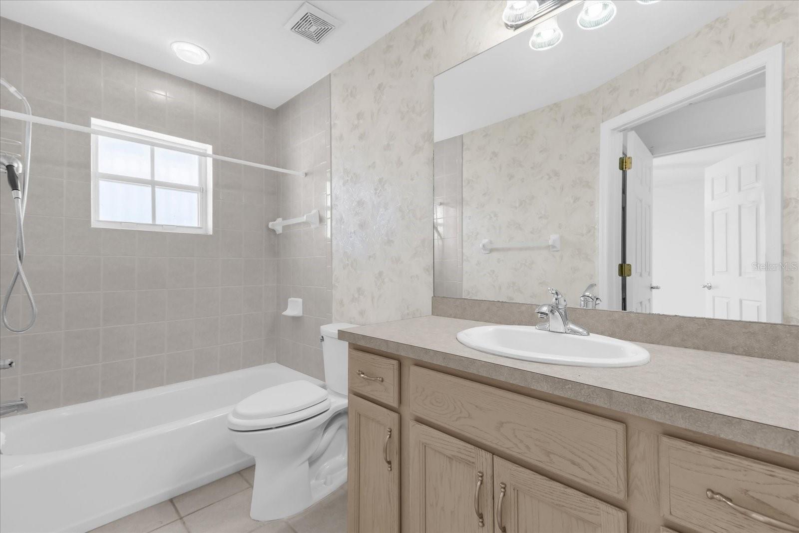 Image 11 of 27 For 2135 Woodbury Boulevard