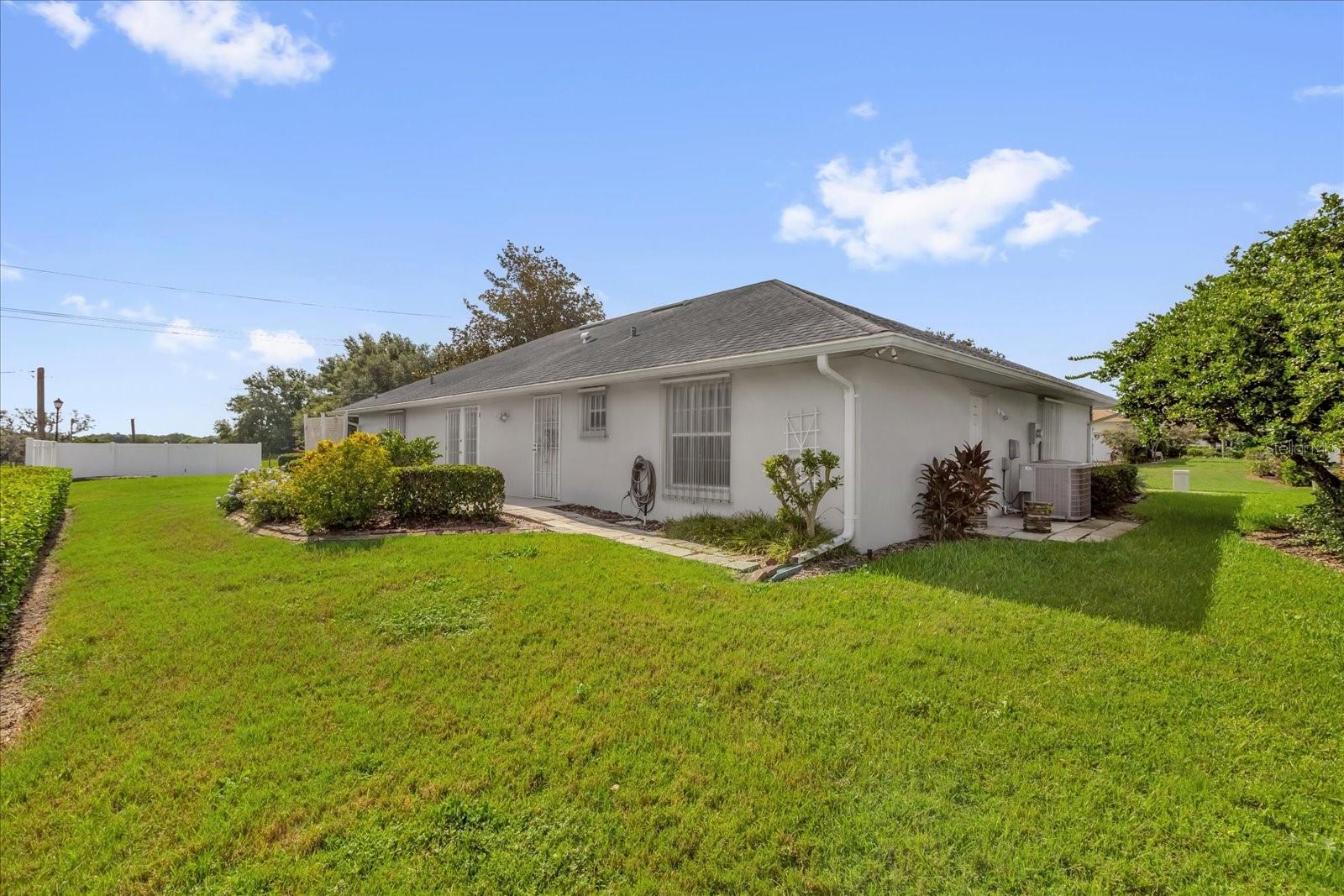 Image 18 of 27 For 2135 Woodbury Boulevard