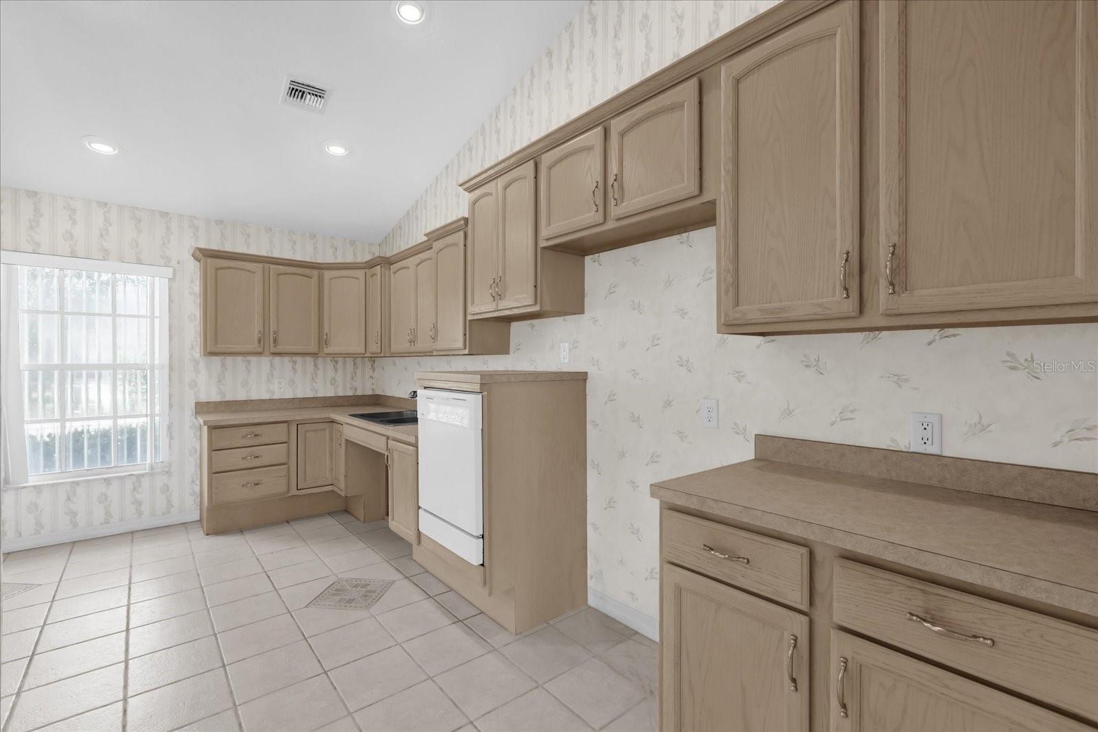Image 4 of 27 For 2135 Woodbury Boulevard