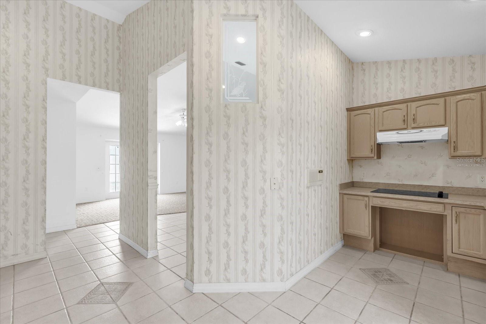Image 5 of 27 For 2135 Woodbury Boulevard