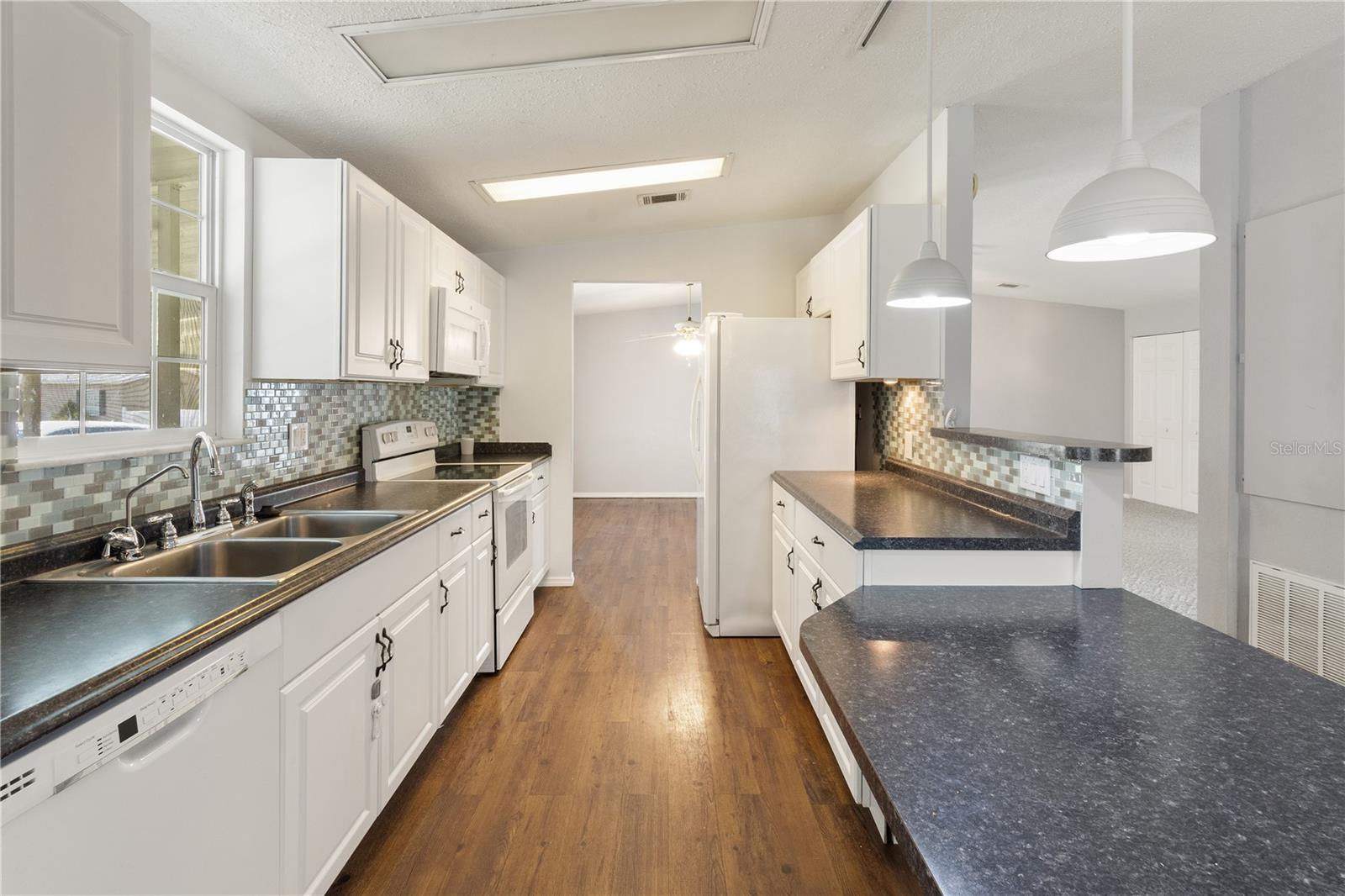 Image 6 of 49 For 9147 Samaritan Avenue