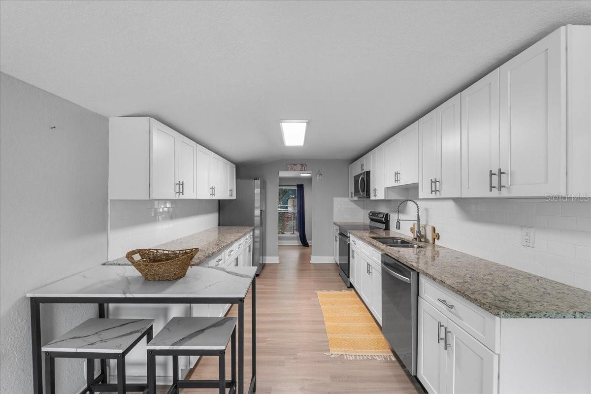 Image 10 of 41 For 208 Weaver Avenue