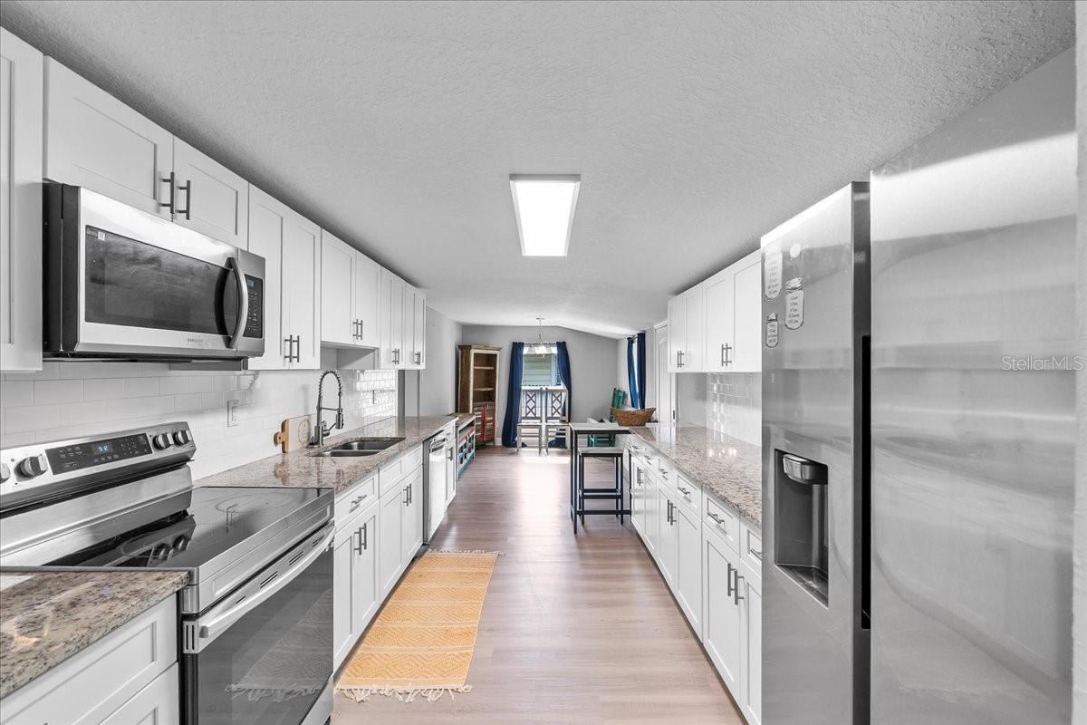 Image 12 of 41 For 208 Weaver Avenue