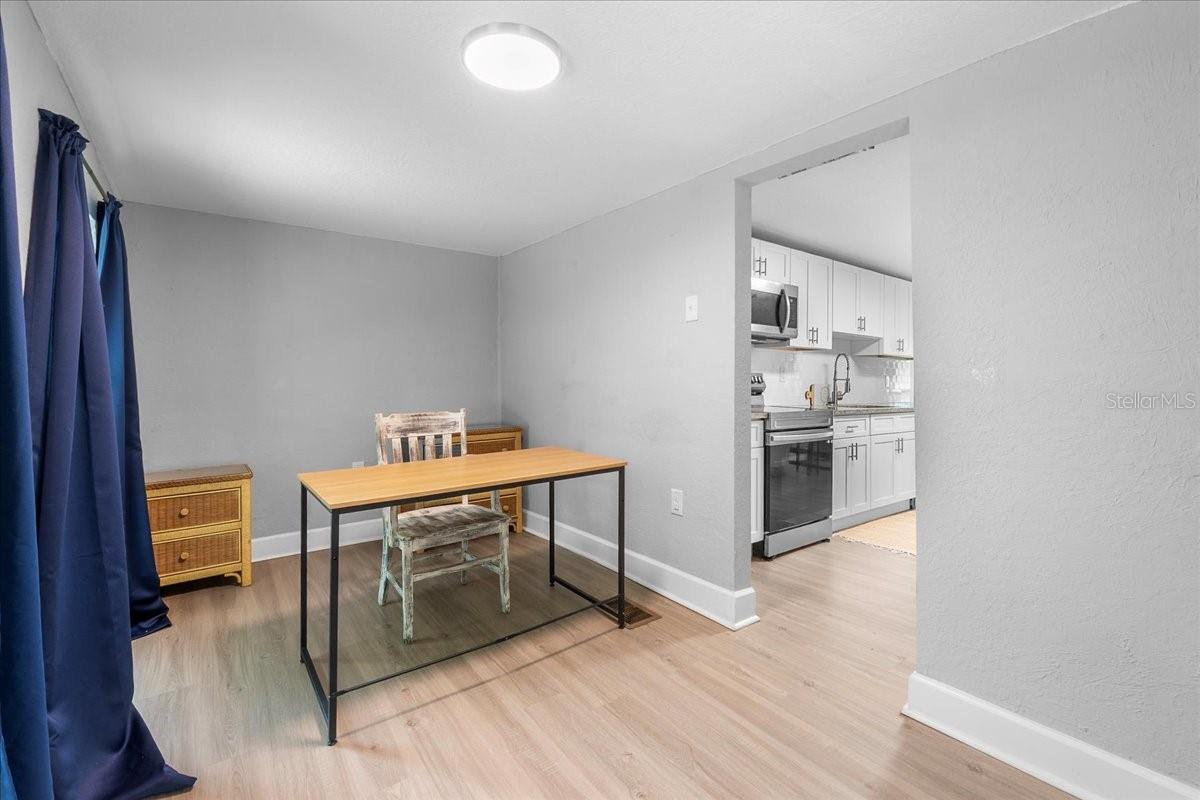 Image 14 of 41 For 208 Weaver Avenue