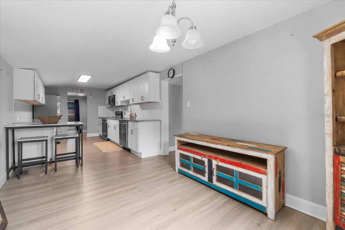 Image 15 of 41 For 208 Weaver Avenue
