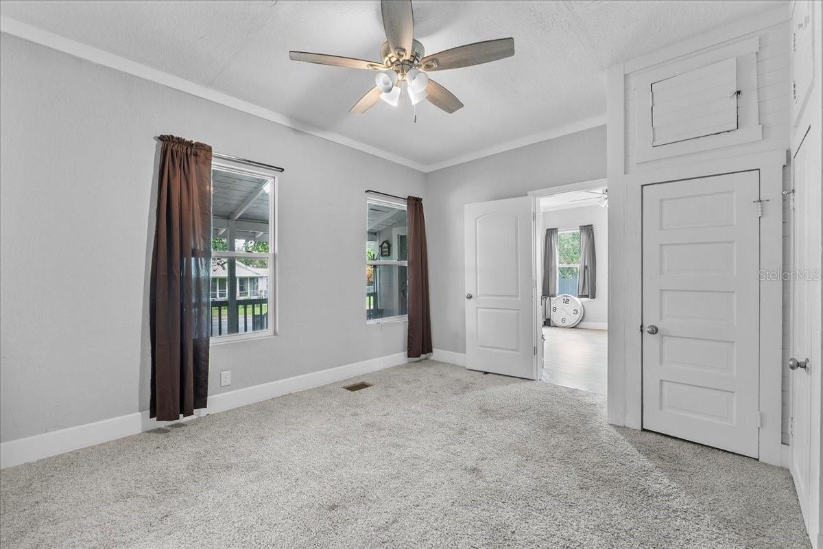 Image 20 of 41 For 208 Weaver Avenue