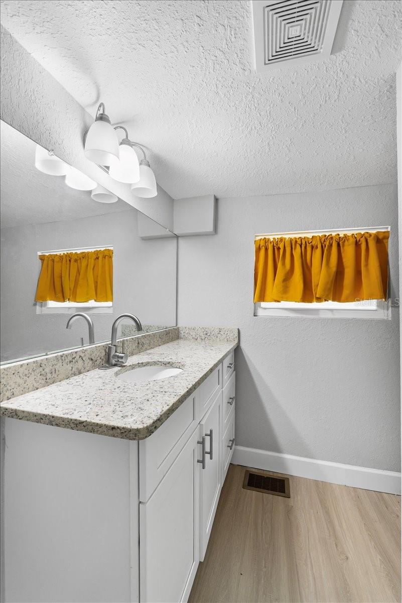 Image 22 of 41 For 208 Weaver Avenue