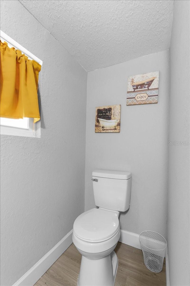 Image 23 of 41 For 208 Weaver Avenue