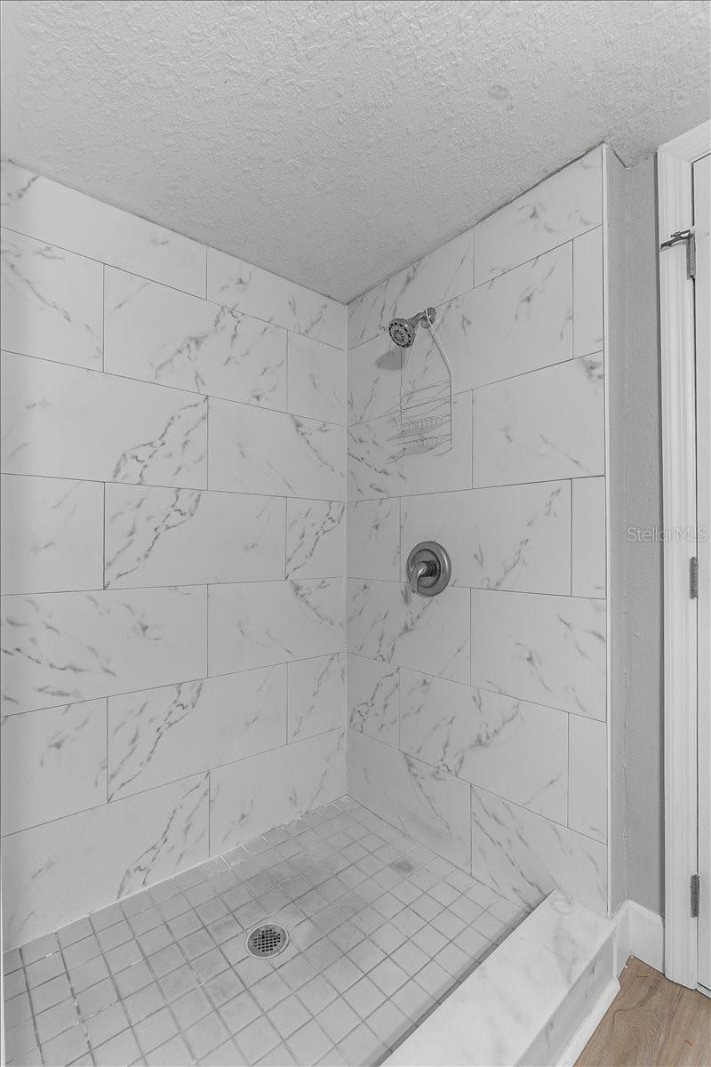 Image 24 of 41 For 208 Weaver Avenue