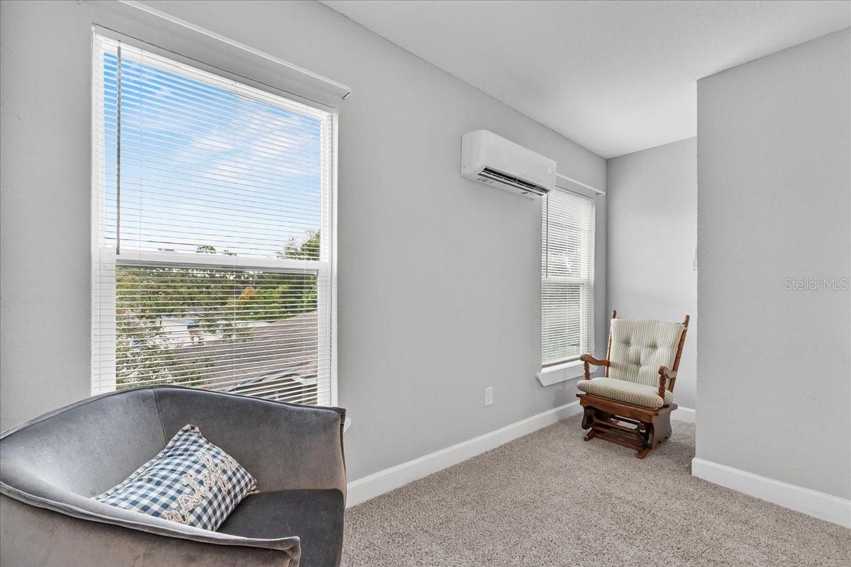 Image 31 of 41 For 208 Weaver Avenue