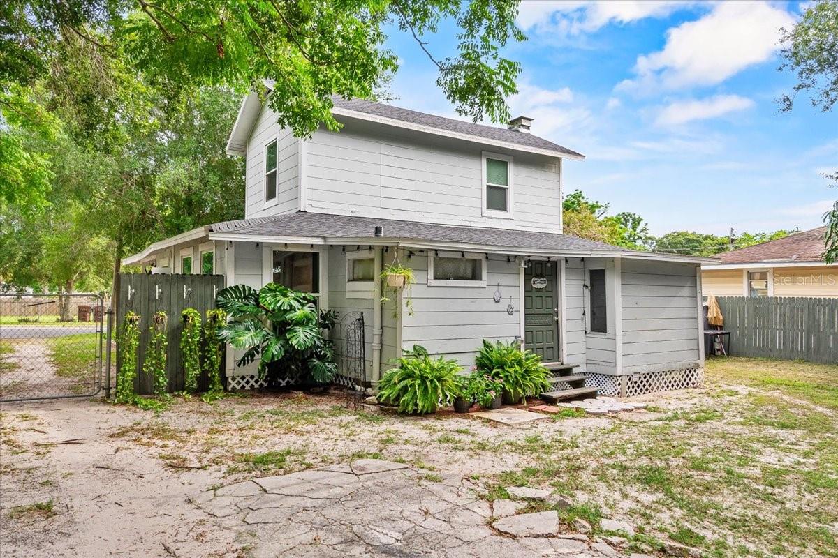 Image 5 of 41 For 208 Weaver Avenue